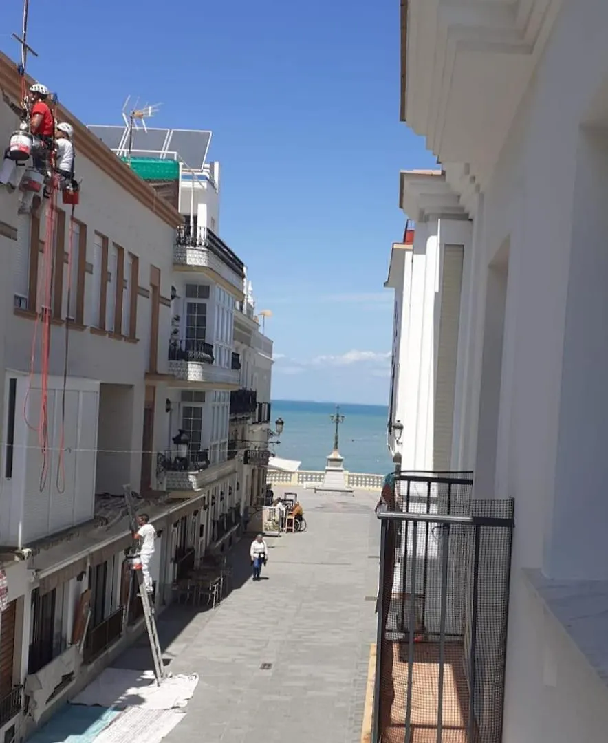 Contacten van Cruz Del Mar